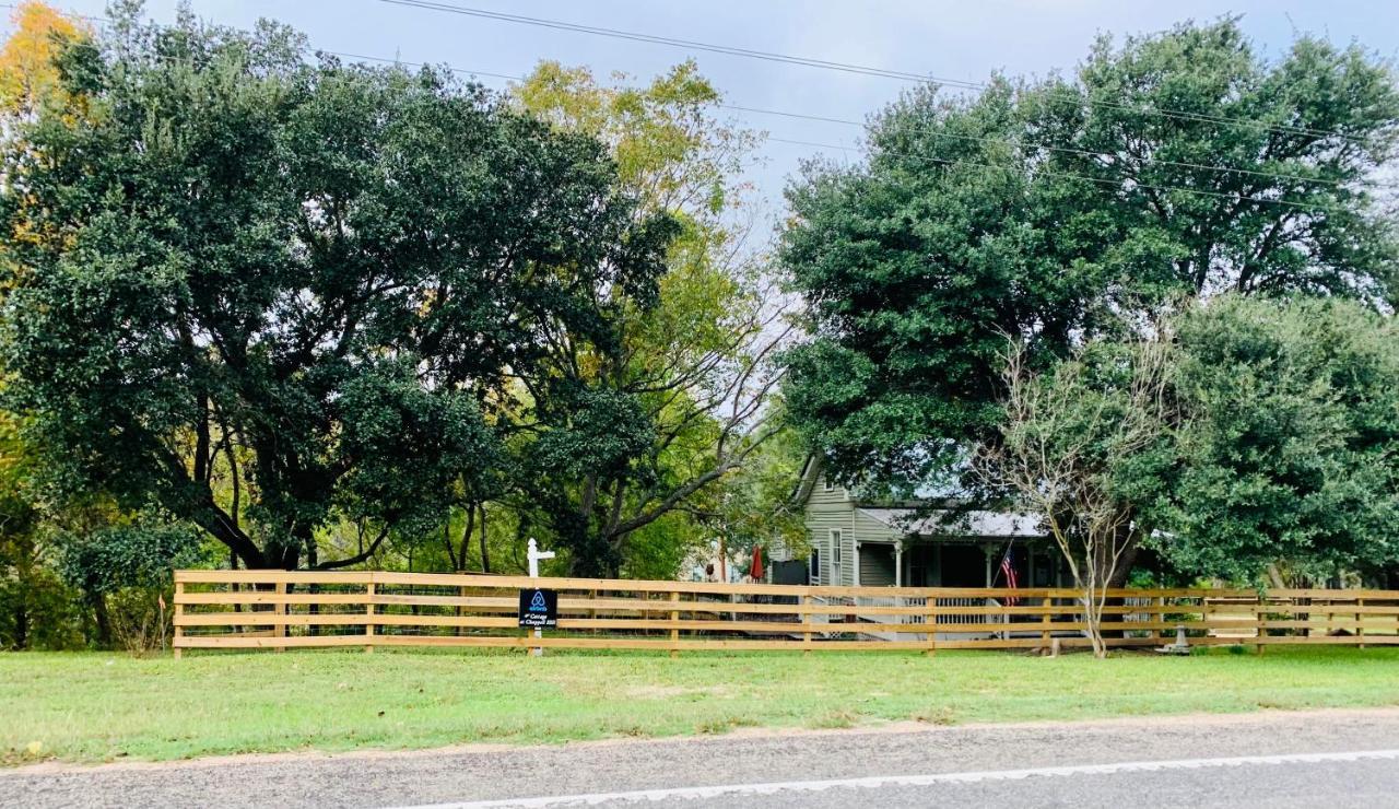 Circa 1900 - Historic - Romantic - Private - Pond - Fenced Yard - The Cottage At Chappell Hill Esterno foto